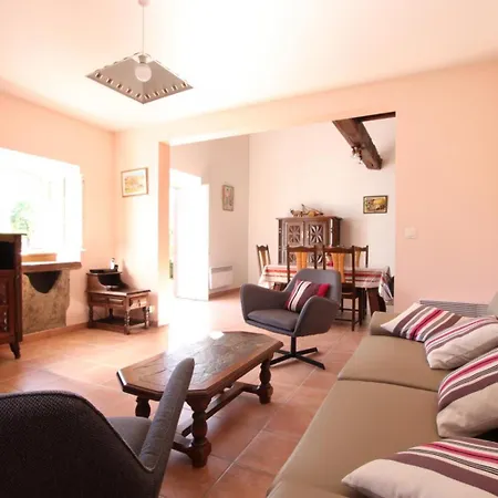 Ur-ondoa Nyaraló Larceveau-Arros-Cibits